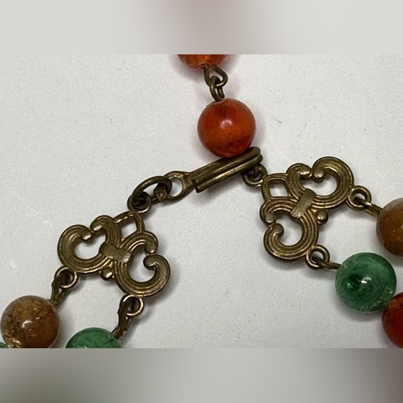 VINTAGE 2 STRAND Glass Like Green Brown Red Beaded NECKLACE Retro Jewelry MadMen - Picture 4 of 10